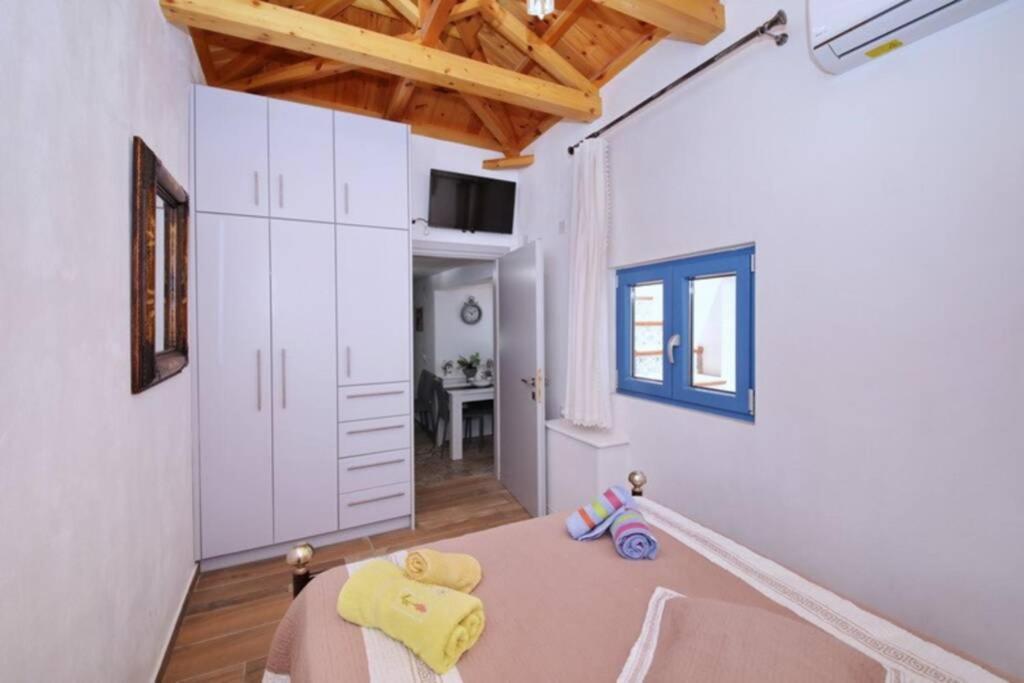 Holiday home Philoxenia