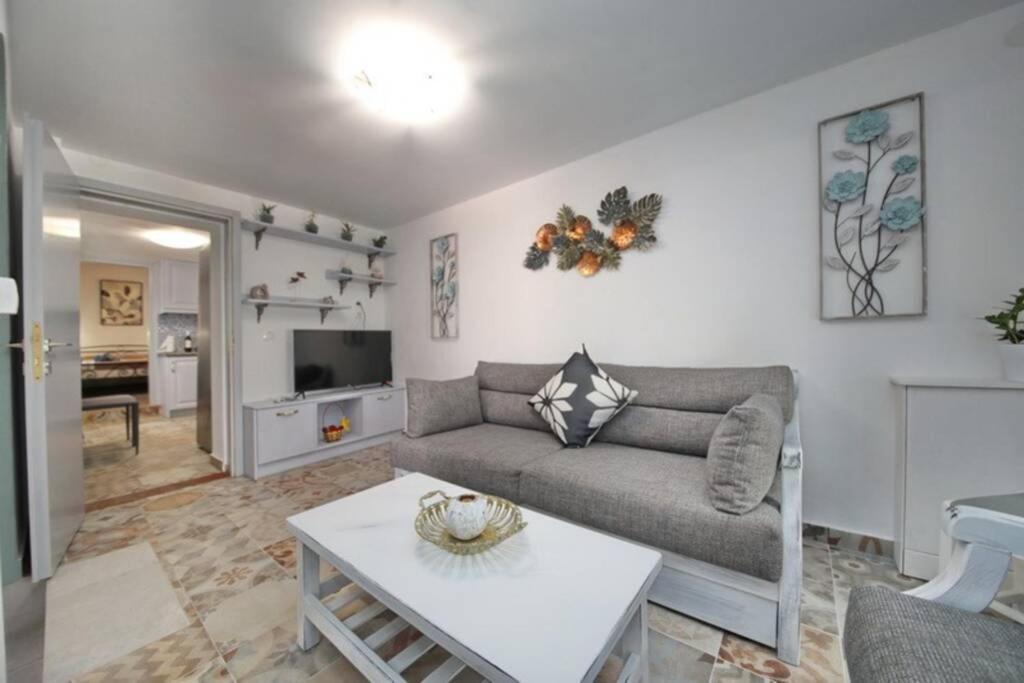 Holiday home Philoxenia *