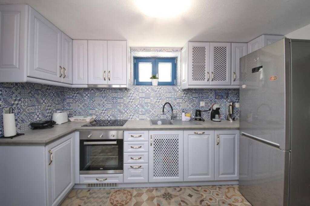 Holiday home Philoxenia