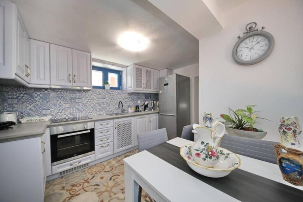 Holiday home Philoxenia